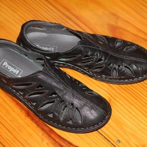 Women's Propet Shoes, size 8